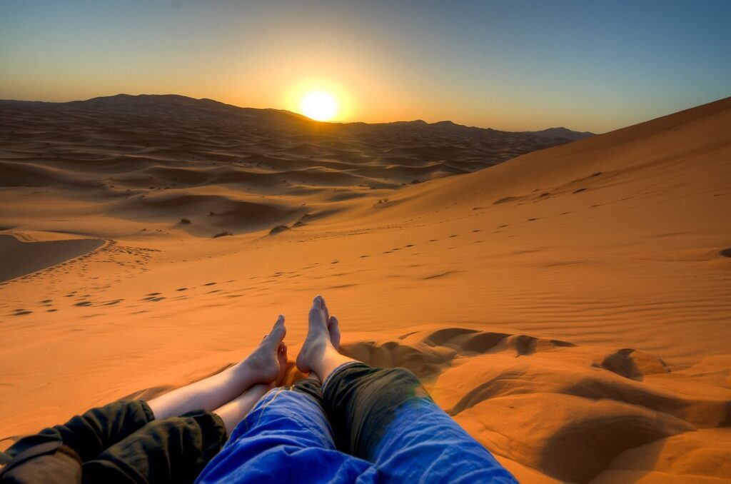 Puesta de sol en camello en el desierto de Merzouga: un viaje desde Errachidia